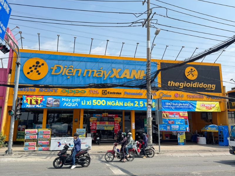 Siêu thị điện máy xanh tại Điện máy Xanh B15/7A Quốc lộ 50 Ấp 2, Xã Bình Hưng, Thành phố Hồ Chí Minh, Việt Nam